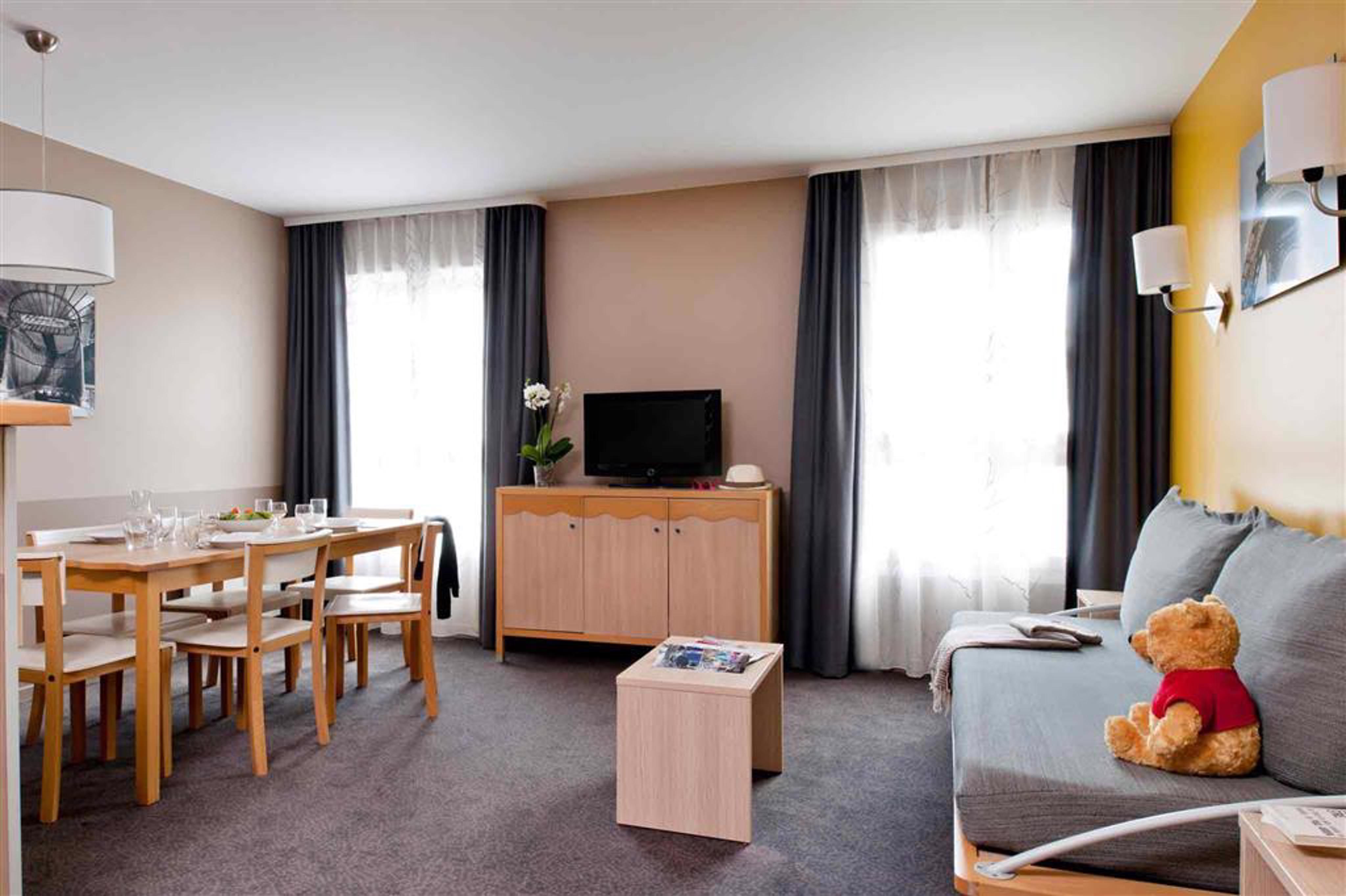 Aparthotel Adagio Val D'Europe Pres De Disneyland Paris Serris Exterior photo